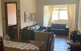 Apartamento na rua principal